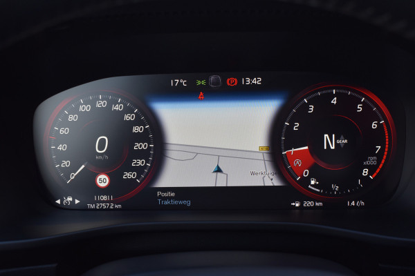 Volvo XC40 T3 156PK Momentum | H&K | Trekhaak | ACC | Leder | Stoelverwarming | Camera