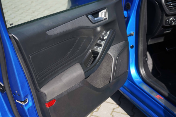 Ford FOCUS Wagon ST-Line 125PK Automaat ACC Dynamic-blauw