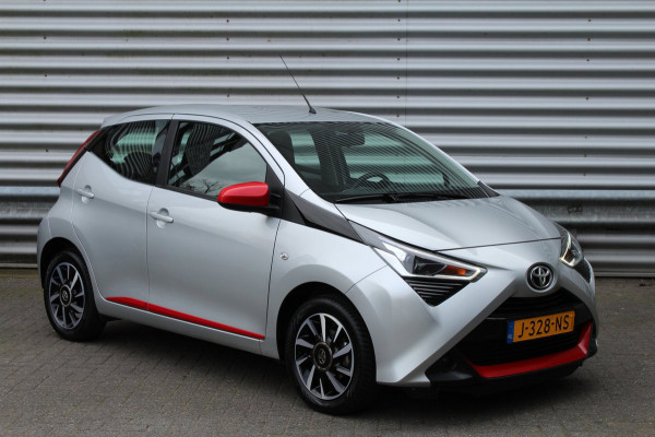 Toyota Aygo 1.0 VVT-i 72pk x-play AUTOMAAT NL-Auto NAP