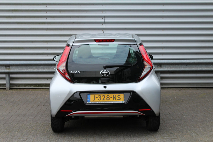 Toyota Aygo 1.0 VVT-i 72pk x-play AUTOMAAT NL-Auto NAP