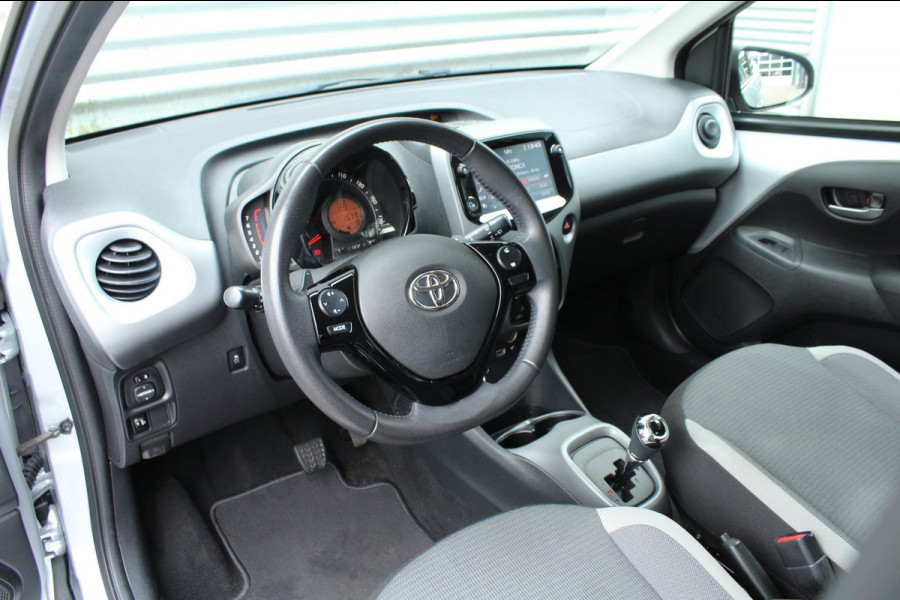 Toyota Aygo 1.0 VVT-i 72pk x-play AUTOMAAT NL-Auto NAP