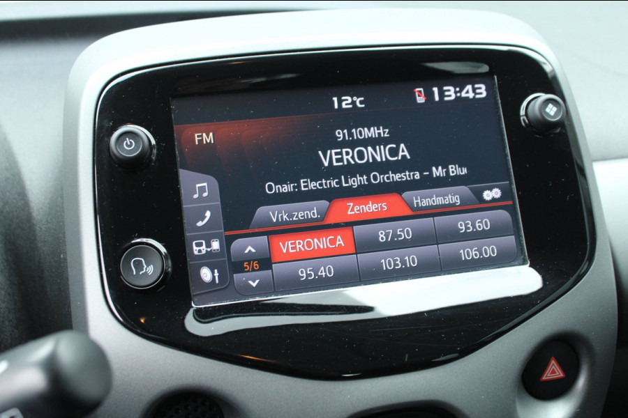 Toyota Aygo 1.0 VVT-i 72pk x-play AUTOMAAT NL-Auto NAP