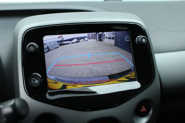 Toyota Aygo 1.0 VVT-i 72pk x-play AUTOMAAT NL-Auto NAP