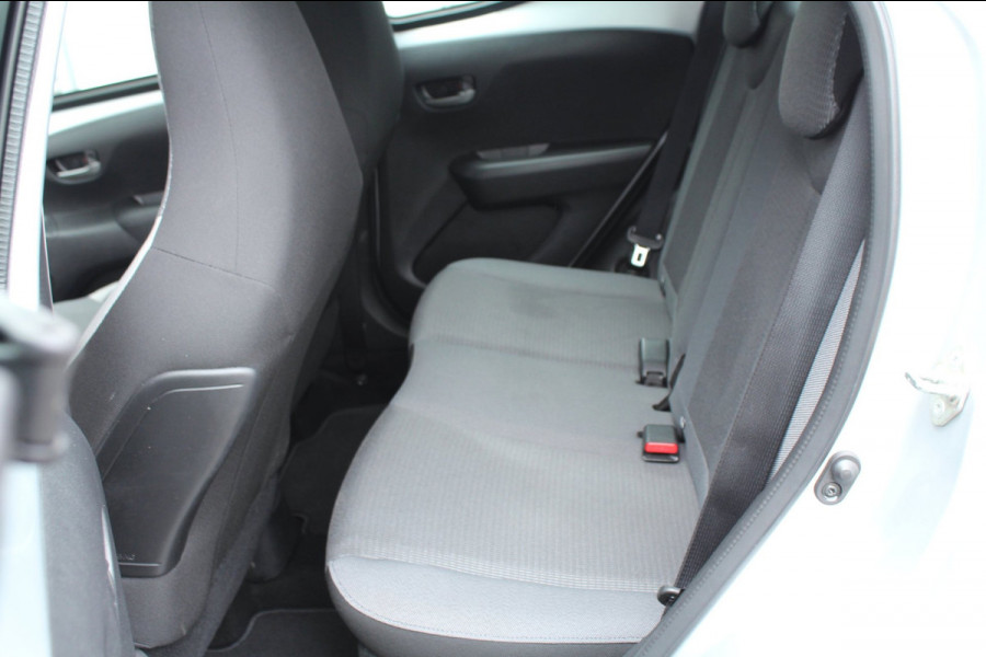 Toyota Aygo 1.0 VVT-i 72pk x-play AUTOMAAT NL-Auto NAP