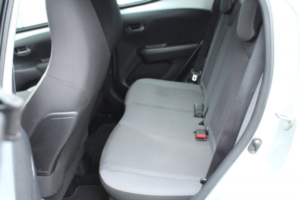 Toyota Aygo 1.0 VVT-i 72pk x-play AUTOMAAT NL-Auto NAP