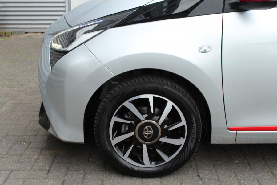 Toyota Aygo 1.0 VVT-i 72pk x-play AUTOMAAT NL-Auto NAP
