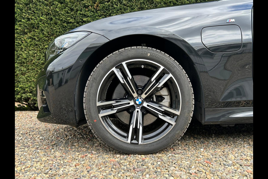 BMW 3 Serie Touring 320e BusinessEditionPlus M-Pakket Schuifdak Leder Carplay !!NIEUWBINNEN!!