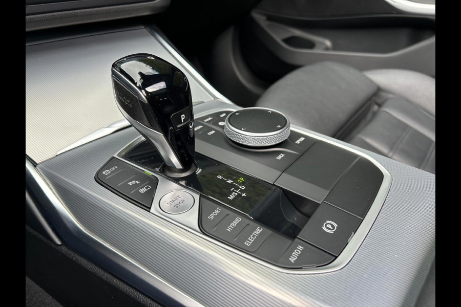 BMW 3 Serie Touring 320e BusinessEditionPlus M-Pakket Schuifdak Leder Carplay !!NIEUWBINNEN!!