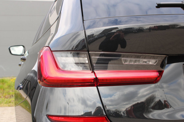 BMW 3 Serie Touring 320e BusinessEditionPlus M-Pakket Schuifdak Leder Carplay !!NIEUWBINNEN!!