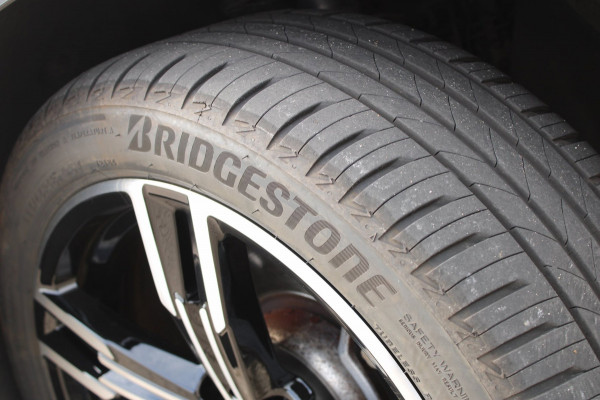 BMW 3 Serie Touring 320e BusinessEditionPlus M-Pakket Schuifdak Leder Carplay !!NIEUWBINNEN!!