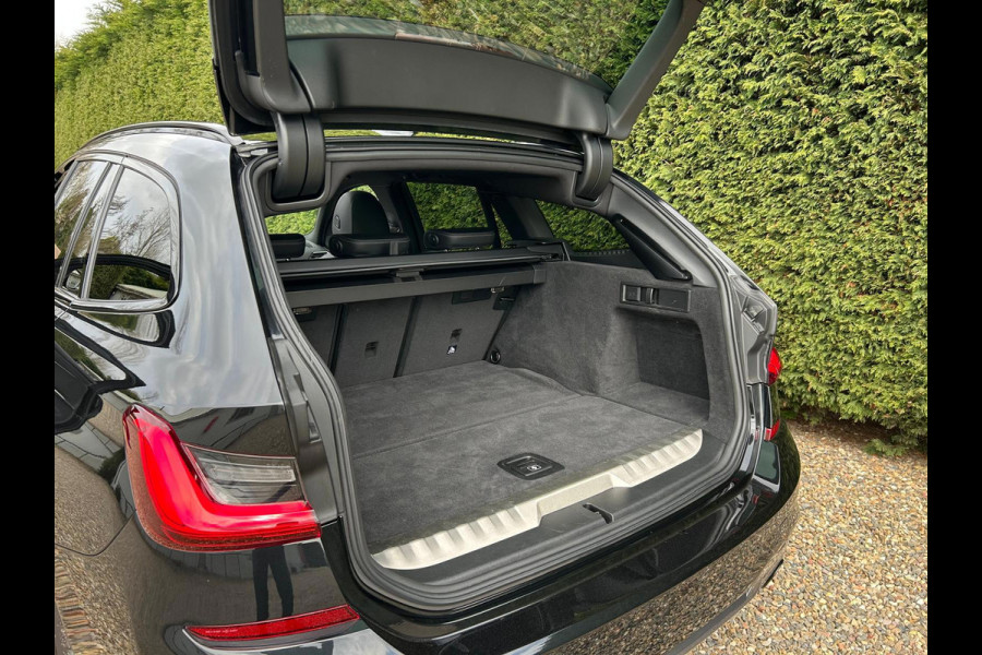 BMW 3 Serie Touring 320e BusinessEditionPlus M-Pakket Schuifdak Leder Carplay !!NIEUWBINNEN!!