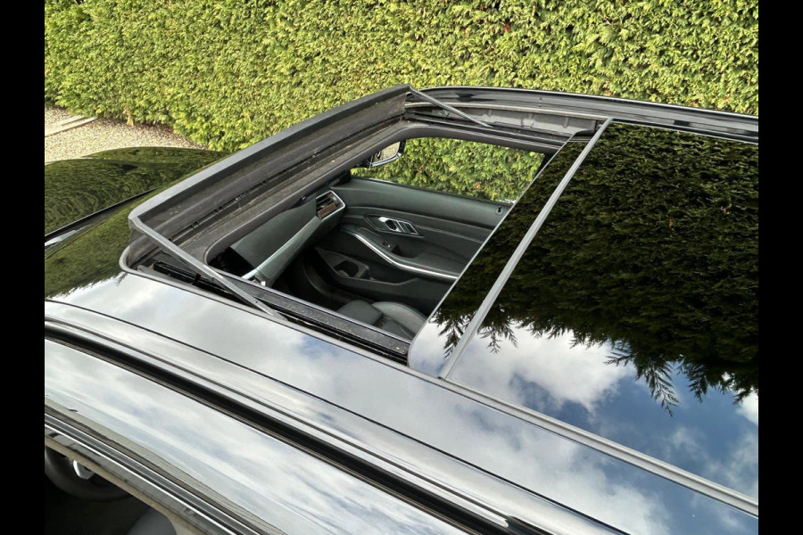 BMW 3 Serie Touring 320e BusinessEditionPlus M-Pakket Schuifdak Leder Carplay !!NIEUWBINNEN!!