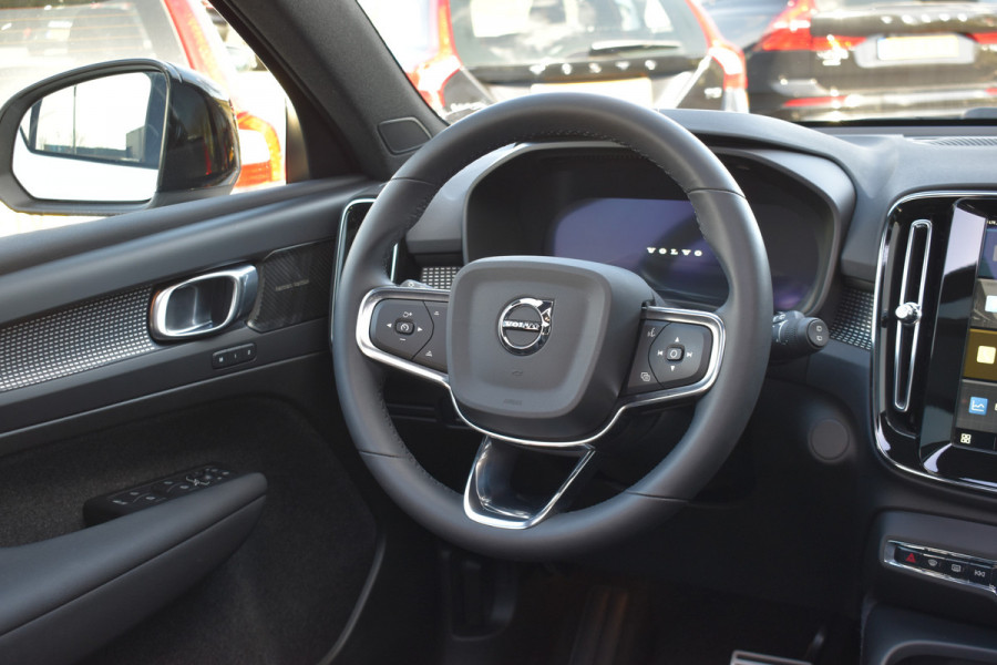 Volvo XC40 Recharge Pro | Panodak | H&K | ACC | All seasons | Stuurverwarming | 360 Camera