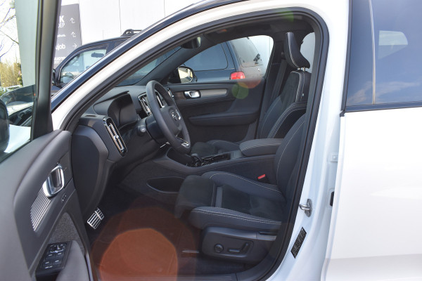 Volvo XC40 Recharge Pro | Panodak | H&K | ACC | All seasons | Stuurverwarming | 360 Camera