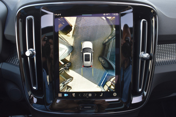 Volvo XC40 Recharge Pro | Panodak | H&K | ACC | All seasons | Stuurverwarming | 360 Camera