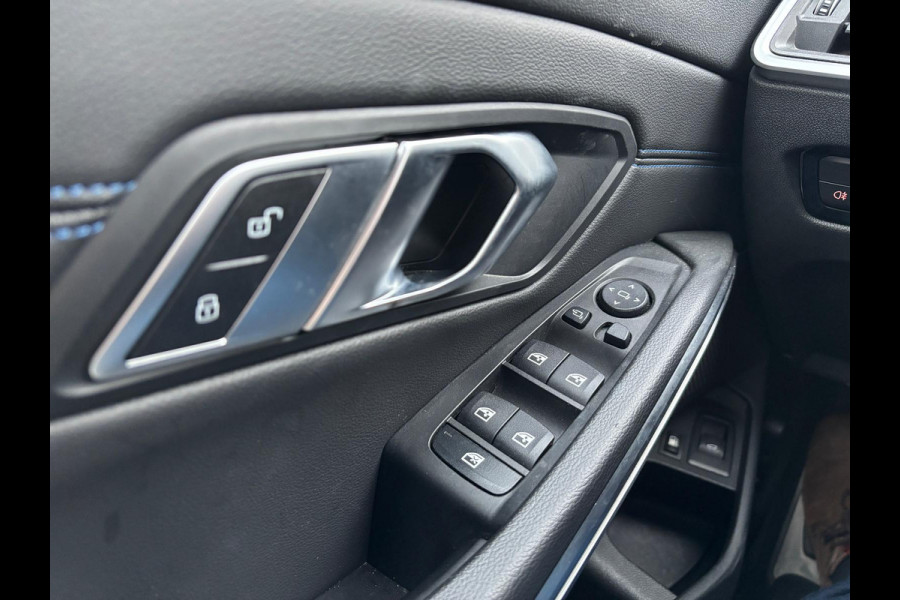 BMW 3 Serie Touring 320e Touring M-Sport PRO PHEV SHADOWLINE ADEPTIVE KOPLAMPEN 360 CAMERA DRIVER ASSIST HEAD-UP DISPLAY INNOVATION PAKKET