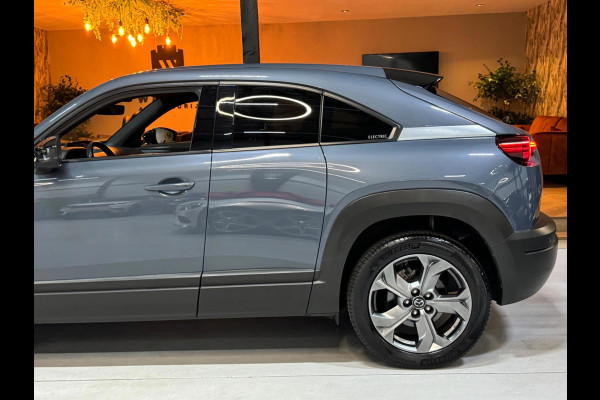 Mazda MX-30 E-SkyActiv 145 First Edition 36 kWh Garantie NAP Memory Camera StoelVW Dodehoek PDC ACC DAB Clima Navi Rijklaar