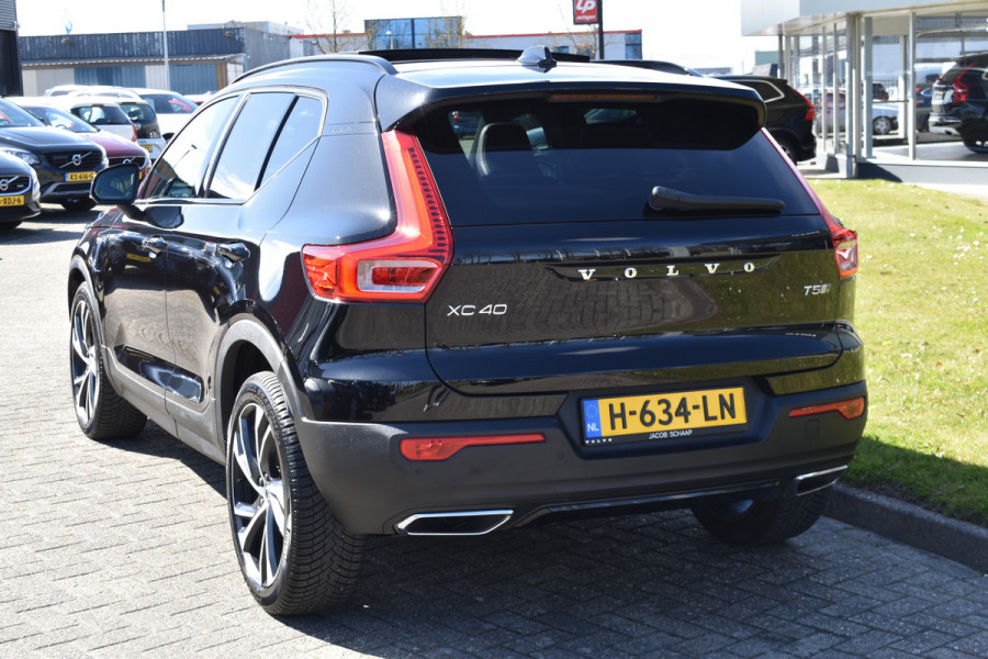Volvo XC40 T5 262PK Twin Engine R-Design | Panodak | ACC | Camera | Stoelverwarming | 20"LMV