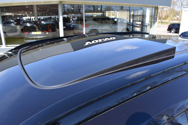 Volvo XC40 T5 262PK Twin Engine R-Design | Panodak | ACC | Camera | Stoelverwarming | 20"LMV