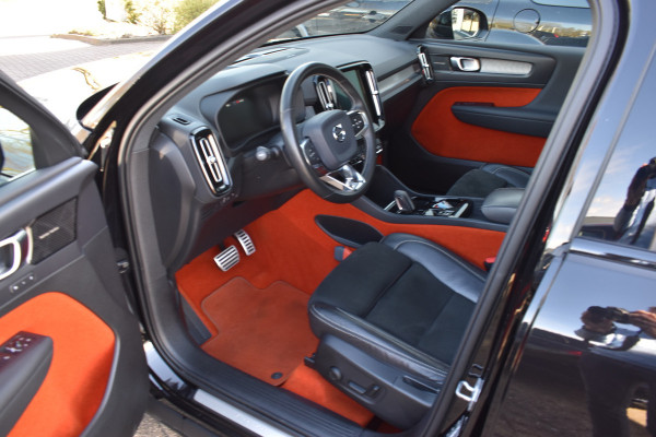 Volvo XC40 T5 262PK Twin Engine R-Design | Panodak | ACC | Camera | Stoelverwarming | 20"LMV