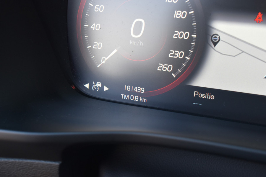 Volvo XC40 T5 262PK Twin Engine R-Design | Panodak | ACC | Camera | Stoelverwarming | 20"LMV