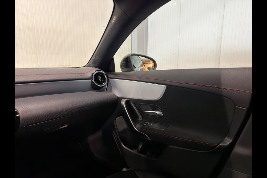 Mercedes-Benz CLA-Klasse 200 Premium Plus | NAP | PANO | AMG | CAMERA | NIGHT