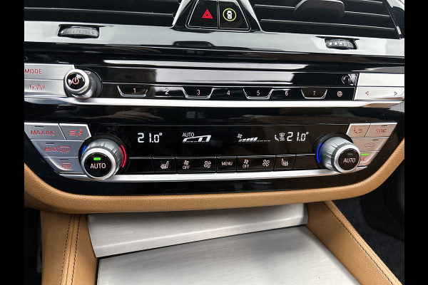 BMW 5 Serie 530e M-sport iPerformance High Executive(Dealer OnderH, Panorama, Lane Assist, Trekhaak, StoelV, Camera, Etc)