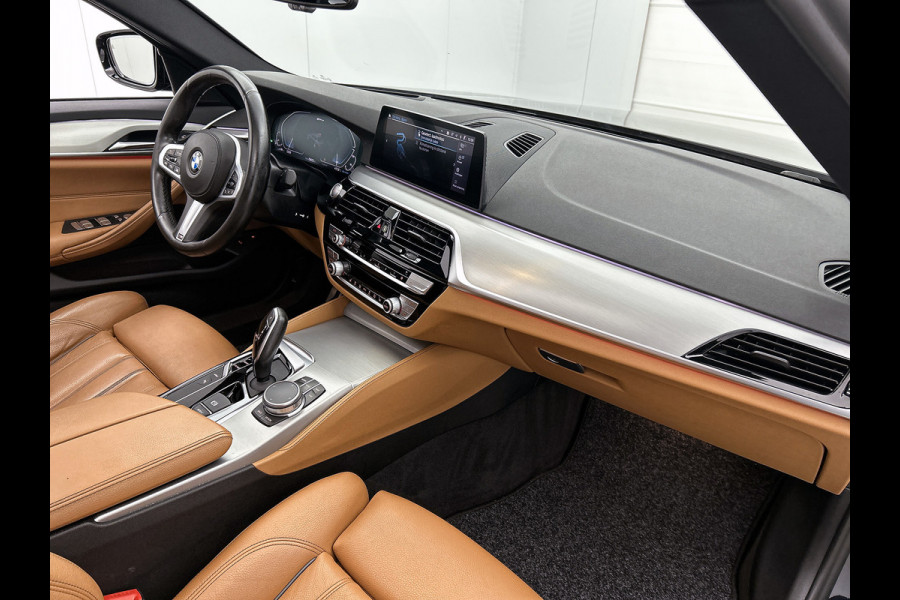BMW 5 Serie 530e M-sport iPerformance High Executive(Dealer OnderH, Panorama, Lane Assist, Trekhaak, StoelV, Camera, Etc)