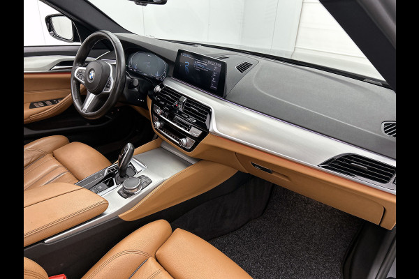 BMW 5 Serie 530e M-sport iPerformance High Executive(Dealer OnderH, Panorama, Lane Assist, Trekhaak, StoelV, Camera, Etc)