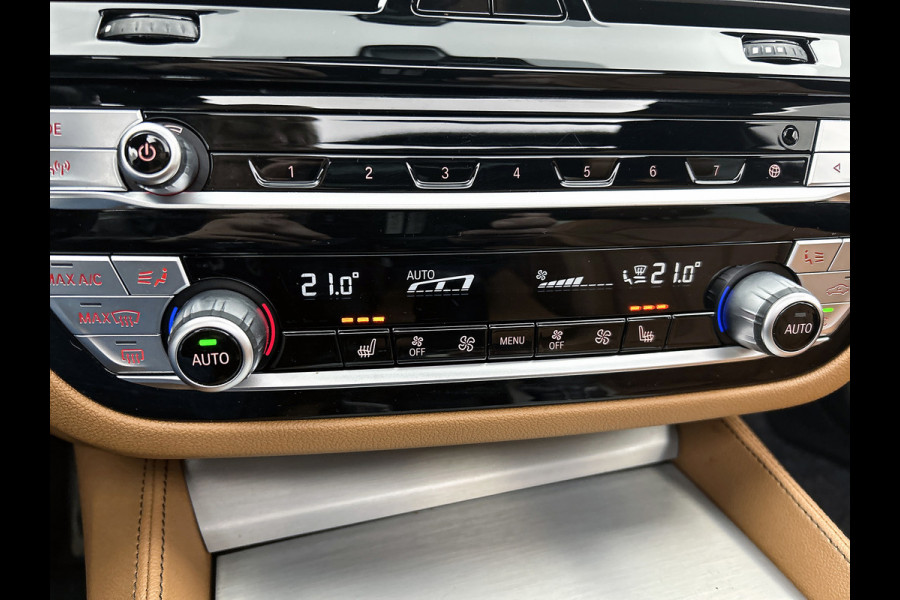 BMW 5 Serie 530e M-sport iPerformance High Executive(Dealer OnderH, Panorama, Lane Assist, Trekhaak, StoelV, Camera, Etc)