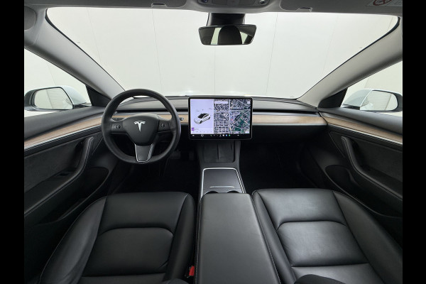 Tesla Model 3 Long Range AWD 75kWh FACELIFT Trekhaak Warmtepomp FSD-3 Hardware Stuur+Stoelverwarming AutoPilot Leder Panoramadak Adaptive-Crui SOH 90% Lmv Navi LED DAB Voorverwarmen interieur Keyless One-Pedal-Drive 4WD Origineel Nederlandse Auto Fabrieksgarantie op Accu en Motor tot 27-09-2029/192.00km