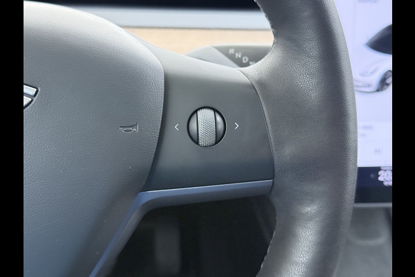 Tesla Model 3 Long Range AWD 75kWh FACELIFT Trekhaak Warmtepomp FSD-3 Hardware Stuur+Stoelverwarming AutoPilot Leder Panoramadak Adaptive-Crui SOH 90% Lmv Navi LED DAB Voorverwarmen interieur Keyless One-Pedal-Drive 4WD Origineel Nederlandse Auto Fabrieksgarantie op Accu en Motor tot 27-09-2029/192.00km