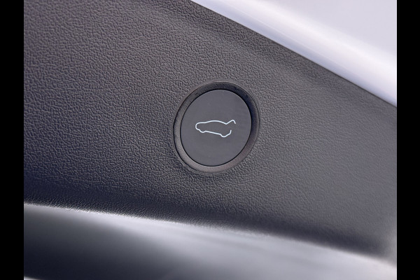 Tesla Model 3 Long Range AWD 75kWh FACELIFT Trekhaak Warmtepomp FSD-3 Hardware Stuur+Stoelverwarming AutoPilot Leder Panoramadak Adaptive-Crui SOH 90% Lmv Navi LED DAB Voorverwarmen interieur Keyless One-Pedal-Drive 4WD Origineel Nederlandse Auto Fabrieksgarantie op Accu en Motor tot 27-09-2029/192.00km