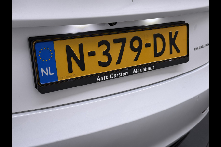 Tesla Model 3 Long Range AWD 75kWh FACELIFT Trekhaak Warmtepomp FSD-3 Hardware Stuur+Stoelverwarming AutoPilot Leder Panoramadak Adaptive-Crui SOH 90% Lmv Navi LED DAB Voorverwarmen interieur Keyless One-Pedal-Drive 4WD Origineel Nederlandse Auto Fabrieksgarantie op Accu en Motor tot 27-09-2029/192.00km