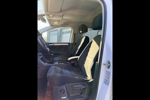 Volkswagen Touran 1.2 TSI Highline Edition R Line 7p - Navi - Trekhaak - LED