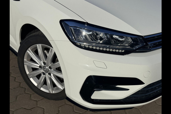 Volkswagen Touran 1.2 TSI Highline Edition R Line 7p - Navi - Trekhaak - LED