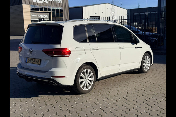 Volkswagen Touran 1.2 TSI Highline Edition R Line 7p - Navi - Trekhaak - LED