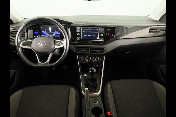 Volkswagen Polo 1.0 TSI Life 95 pk | Navigatie via App | Panoramadak | 17" LM velgen | Parkeersensoren | Adaptieve cruise control | LED koplampen | Stoelverwarming |