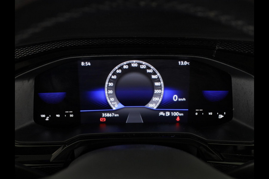 Volkswagen Polo 1.0 TSI Life 95 pk | Navigatie via App | Panoramadak | 17" LM velgen | Parkeersensoren | Adaptieve cruise control | LED koplampen | Stoelverwarming |