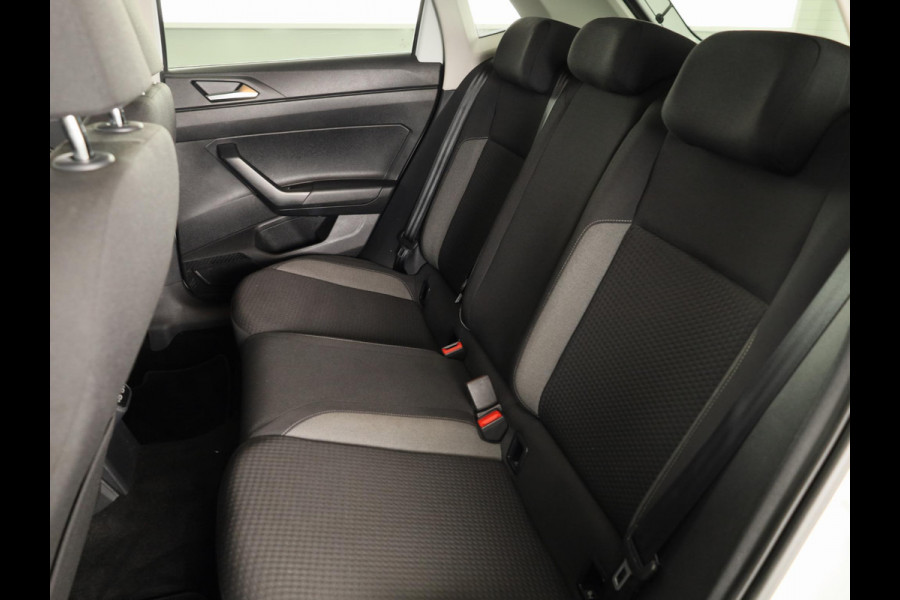 Volkswagen Polo 1.0 TSI Life 95 pk | Navigatie via App | Panoramadak | 17" LM velgen | Parkeersensoren | Adaptieve cruise control | LED koplampen | Stoelverwarming |