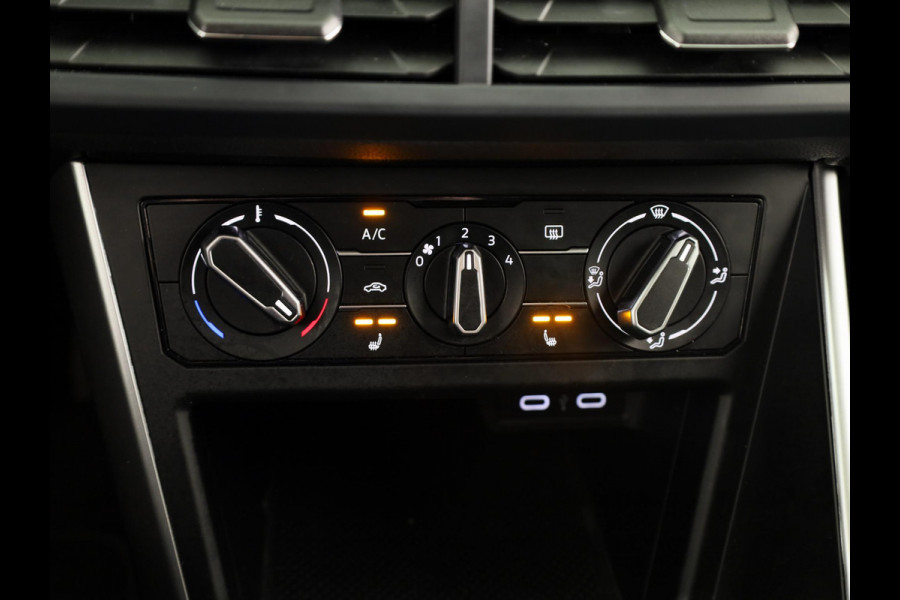 Volkswagen Polo 1.0 TSI Life 95 pk | Navigatie via App | Panoramadak | 17" LM velgen | Parkeersensoren | Adaptieve cruise control | LED koplampen | Stoelverwarming |
