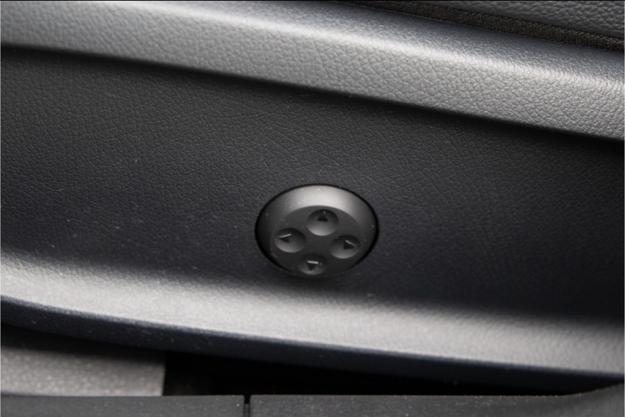 Mercedes-Benz A-Klasse 250 e AMG Premium Plus, Pano, Head-up, Facelift