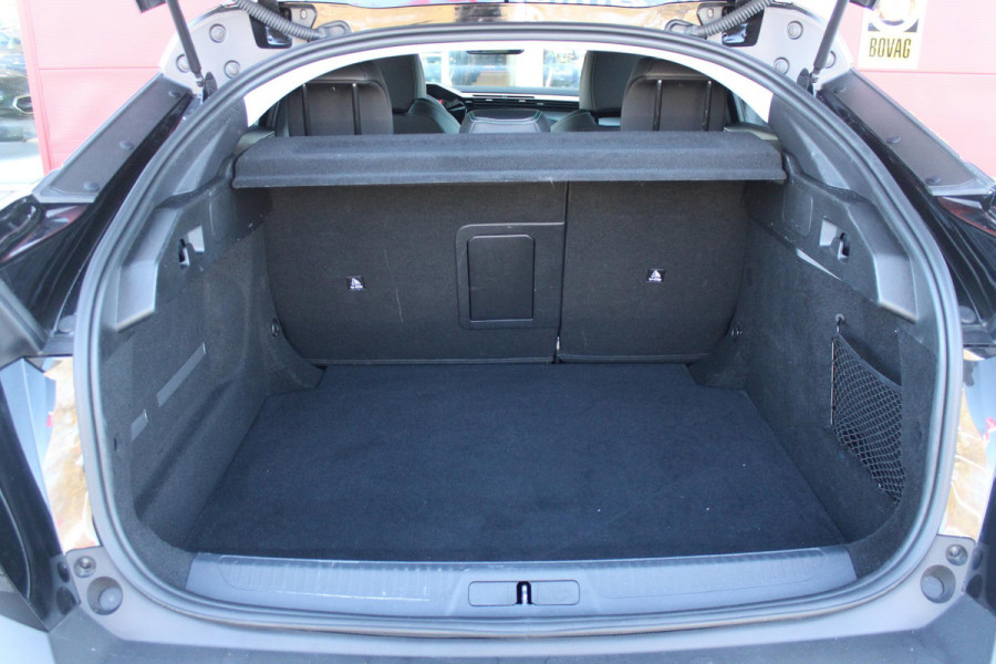 Peugeot 408 1.2 Hybrid 145PK ALLURE | ACHTERUITRIJ CAMERA | KEYLESS ENTRY/START | DRAADLOOS APPLE CARPLAY/ANDROID AUTO | DRAADLOOS TELEFOONLADEN | DAB+ RADIO | NAVIGATIE | ADAPTIVE CRUISE CONTROL | 19" LICHTMETALEN VELGEN | PARKEERSENSOREN ACHTER |