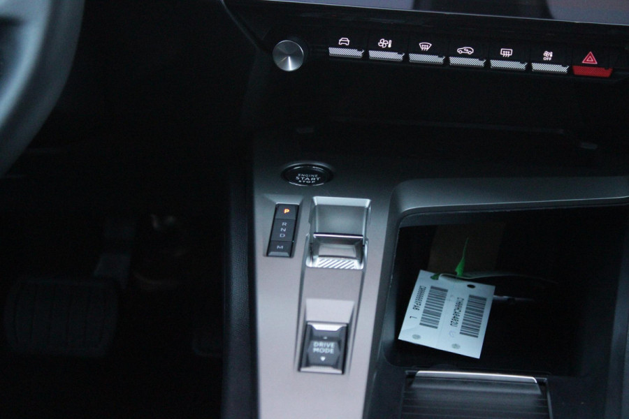Peugeot 408 1.2 Hybrid 145PK ALLURE | ACHTERUITRIJ CAMERA | KEYLESS ENTRY/START | DRAADLOOS APPLE CARPLAY/ANDROID AUTO | DRAADLOOS TELEFOONLADEN | DAB+ RADIO | NAVIGATIE | ADAPTIVE CRUISE CONTROL | 19" LICHTMETALEN VELGEN | PARKEERSENSOREN ACHTER |