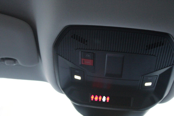 Peugeot 408 1.2 Hybrid 145PK ALLURE | ACHTERUITRIJ CAMERA | KEYLESS ENTRY/START | DRAADLOOS APPLE CARPLAY/ANDROID AUTO | DRAADLOOS TELEFOONLADEN | DAB+ RADIO | NAVIGATIE | ADAPTIVE CRUISE CONTROL | 19" LICHTMETALEN VELGEN | PARKEERSENSOREN ACHTER |