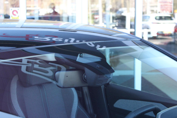 Peugeot 408 1.2 Hybrid 145PK ALLURE | ACHTERUITRIJ CAMERA | KEYLESS ENTRY/START | DRAADLOOS APPLE CARPLAY/ANDROID AUTO | DRAADLOOS TELEFOONLADEN | DAB+ RADIO | NAVIGATIE | ADAPTIVE CRUISE CONTROL | 19" LICHTMETALEN VELGEN | PARKEERSENSOREN ACHTER |