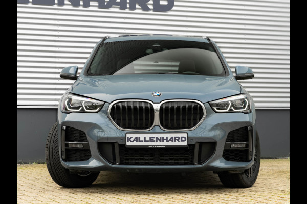 BMW X1 sDrive20i M-Sport - Pano - Trekhaak - Memoryzetel - Camera - Harman Kardon