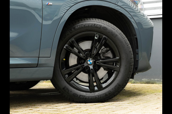 BMW X1 sDrive20i M-Sport - Pano - Trekhaak - Memoryzetel - Camera - Harman Kardon