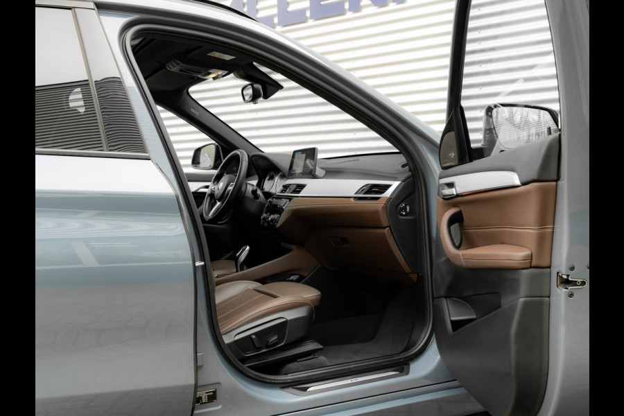 BMW X1 sDrive20i M-Sport - Pano - Trekhaak - Memoryzetel - Camera - Harman Kardon