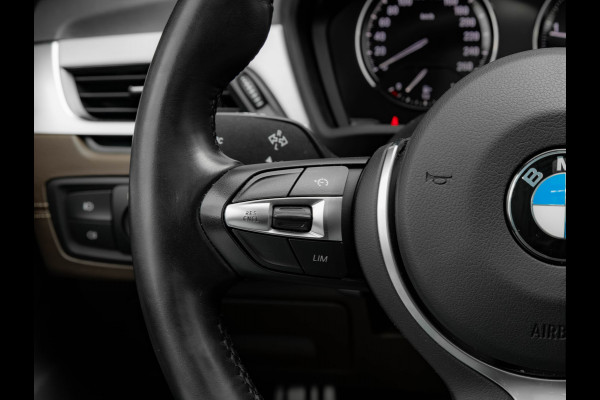 BMW X1 sDrive20i M-Sport - Pano - Trekhaak - Memoryzetel - Camera - Harman Kardon